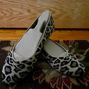 Brand New Sketchers Cleo - 9 WIDE